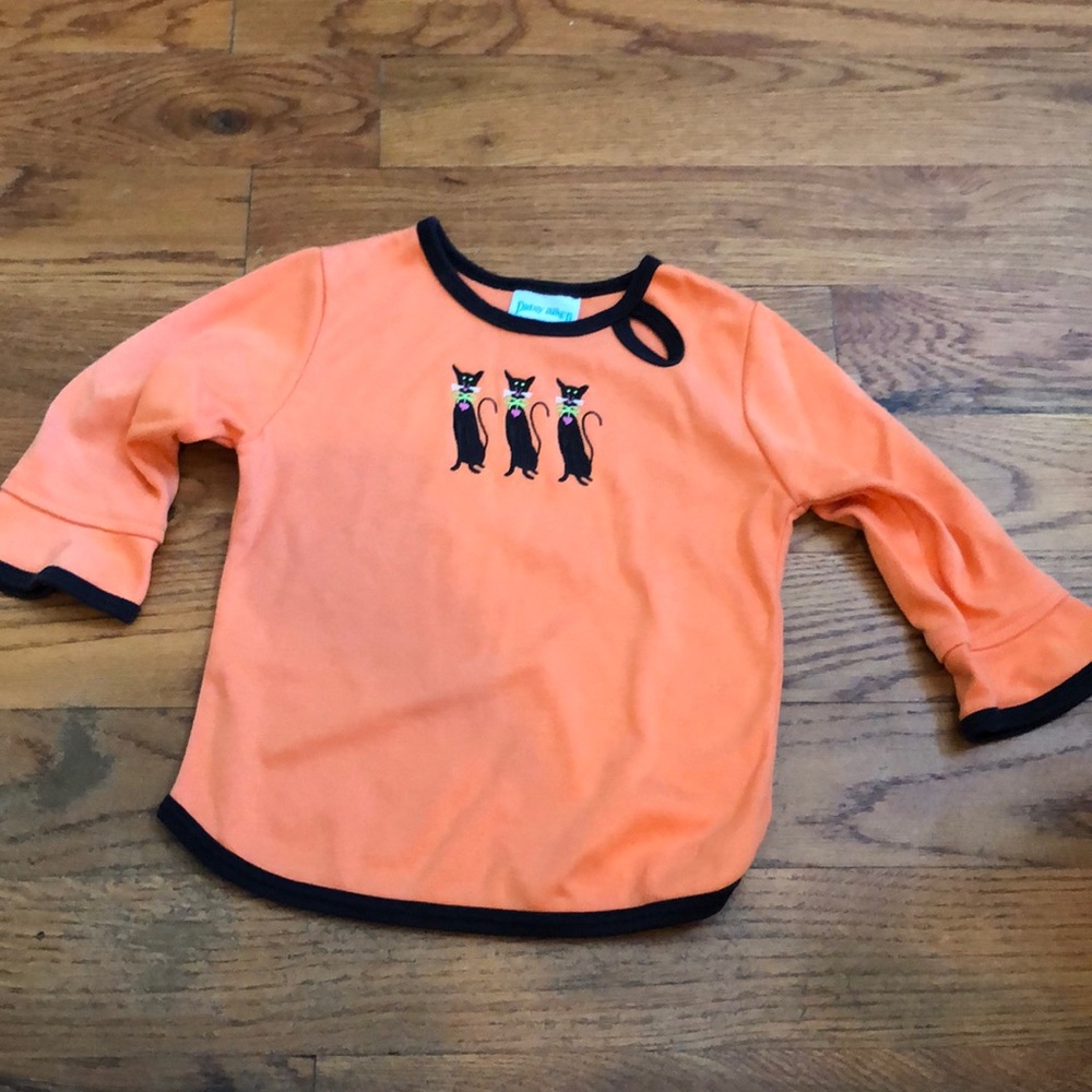 Excellent condition. Soft king sleeve Patsy Aiken Halloween shirt size 5
